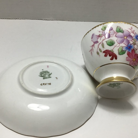 Vintage TUSCAN Fine Bone China Mother CUP SAUCER pattern Made in England - Picture 3 of 4